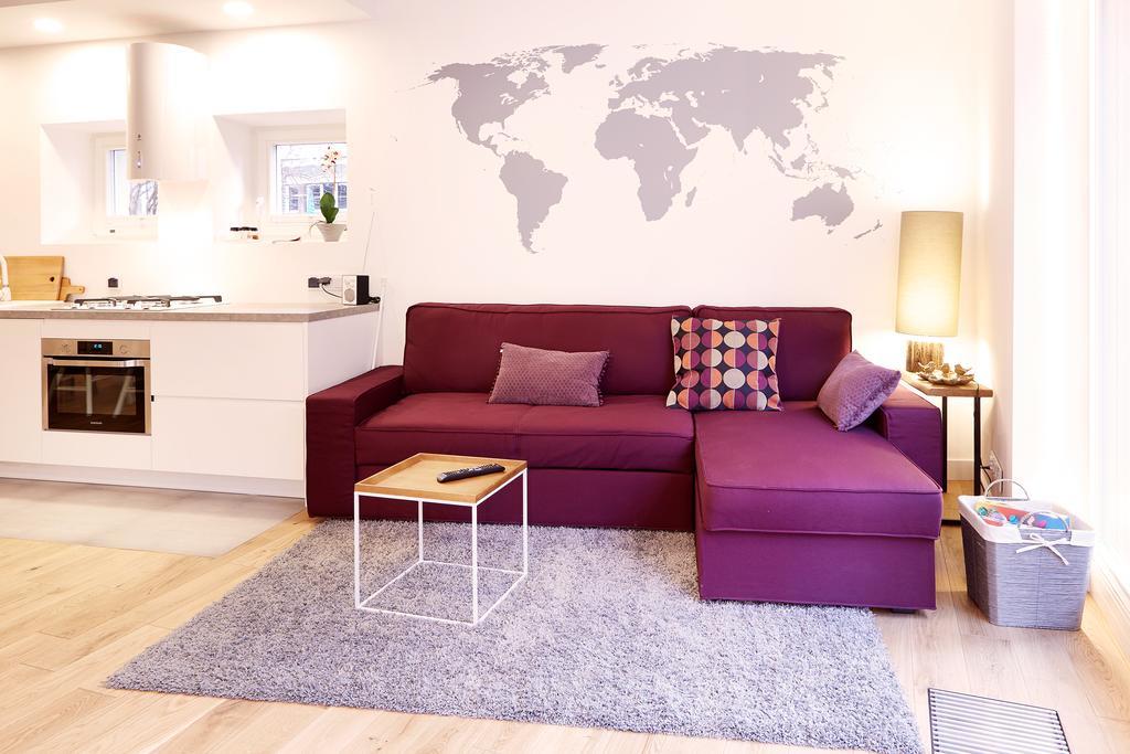 Ferienwohnung Lovely LUX Garden Flat near Royal Park Warschau Exterior foto