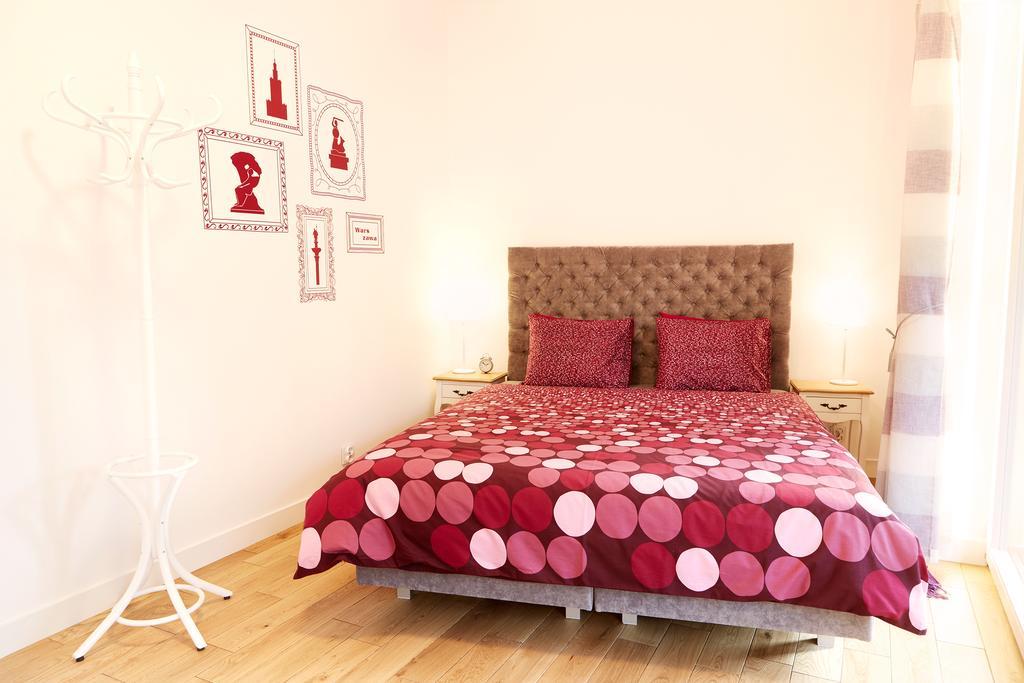 Ferienwohnung Lovely LUX Garden Flat near Royal Park Warschau Exterior foto