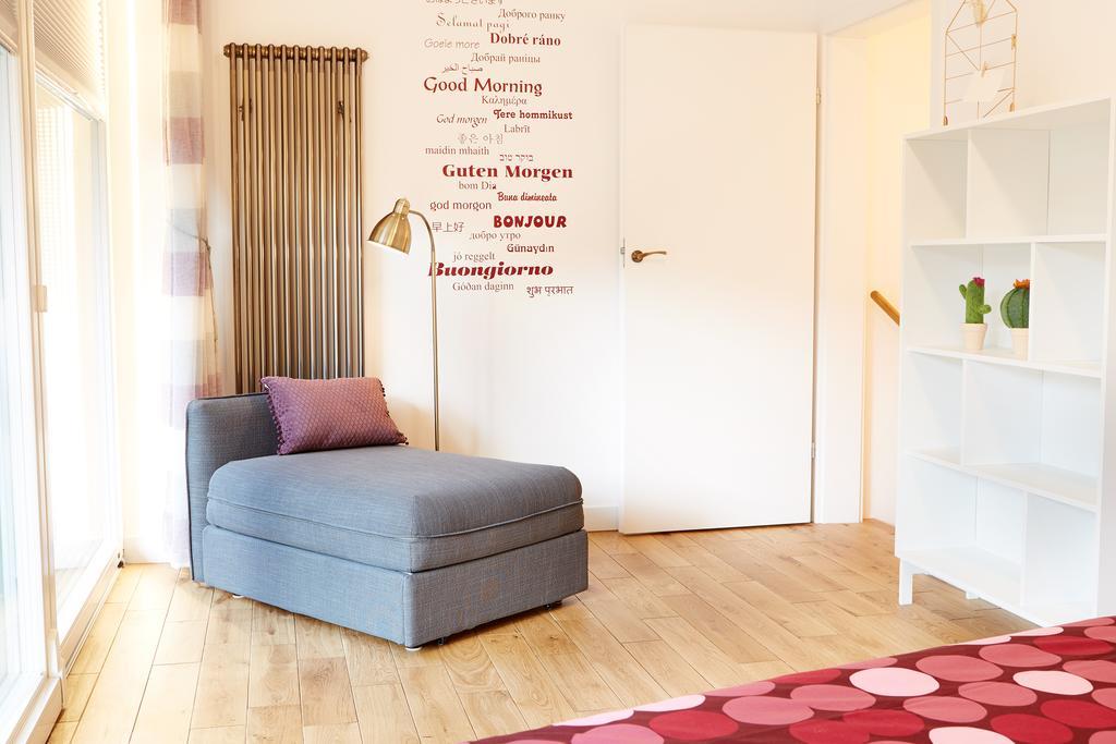 Ferienwohnung Lovely LUX Garden Flat near Royal Park Warschau Exterior foto